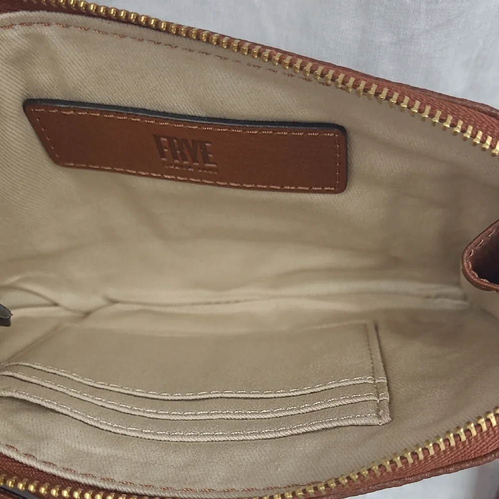 FRYE NEW Cognac Brown Leather Wallet PAIGE Wristlet With Tassle And Strap NWT